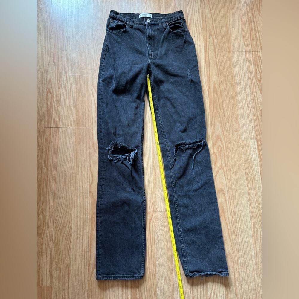 Abercrombie & Fitch The '90s Straight Ultra High Rise Black Distressed Jeans - Picture 5 of 7